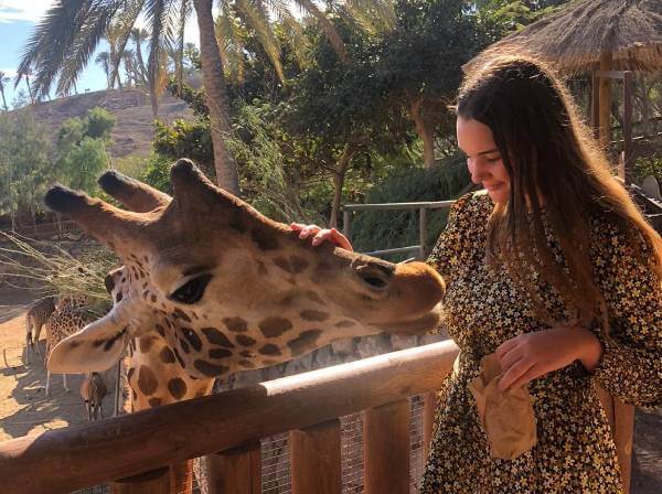 Stagiaire avec girafe - Fuerteventura